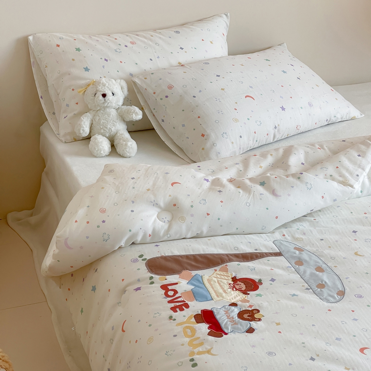 91家纺网 家纺一手货源 找家纺 一加一 2025新款全棉双层纱贴布绣抗菌大豆被子被芯 森林奇遇