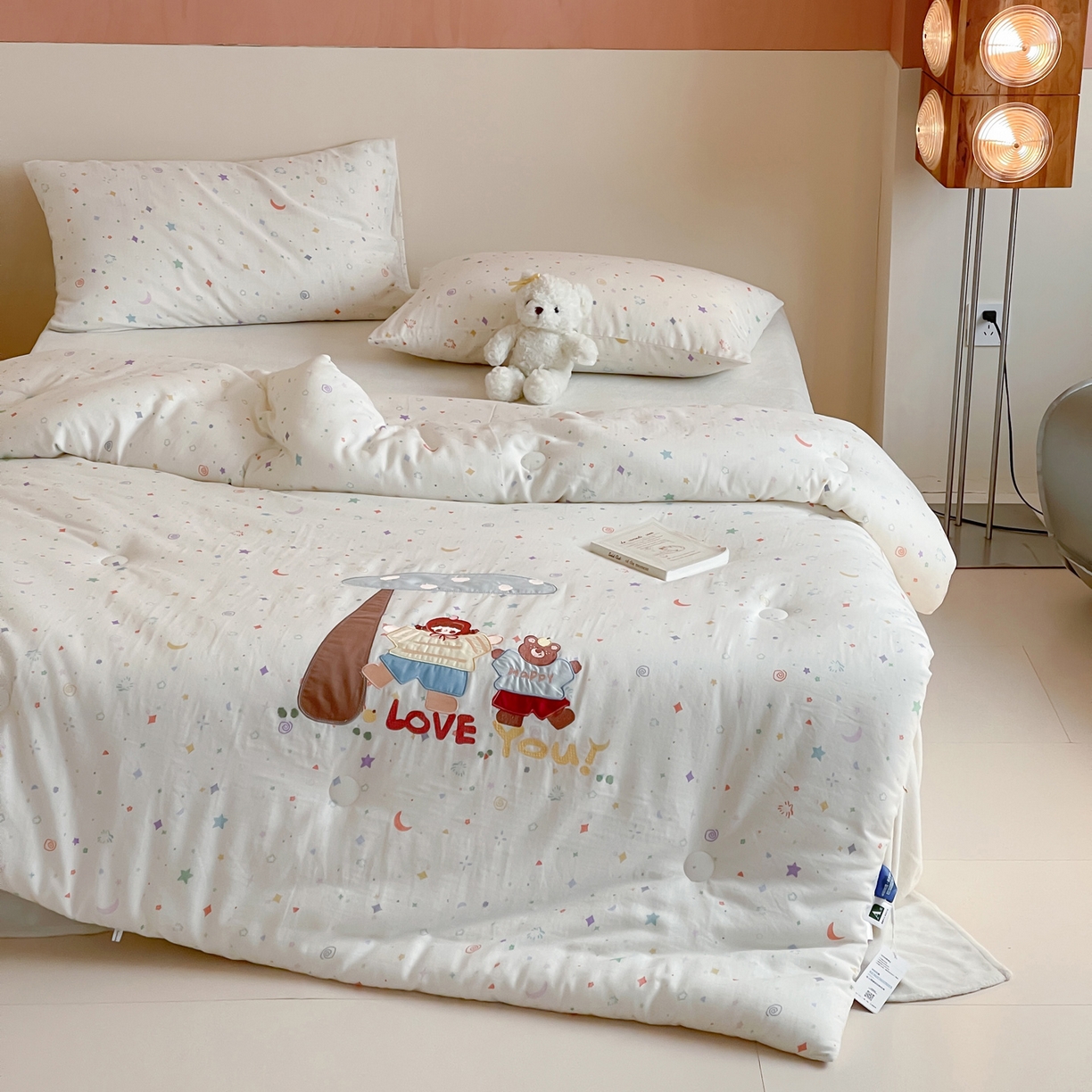 91家纺网 家纺一手货源 找家纺 一加一 2025新款全棉双层纱贴布绣抗菌大豆被子被芯 森林奇遇