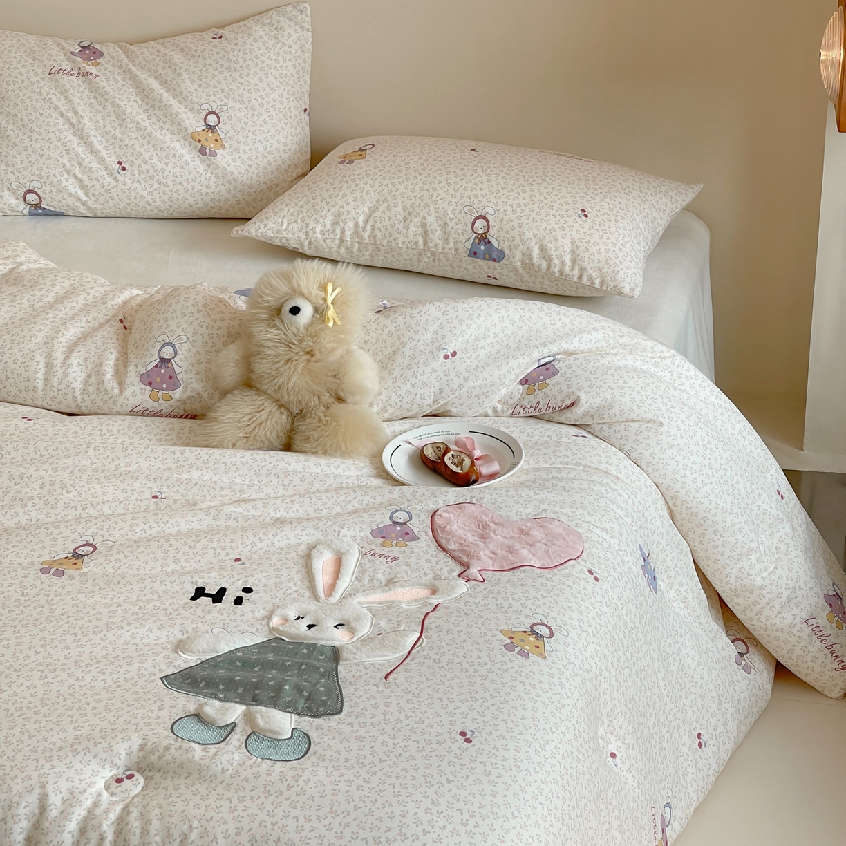 91家纺网 家纺一手货源 找家纺 （总）一加一 2025新款全棉双层纱贴布绣抗菌大豆被子被芯