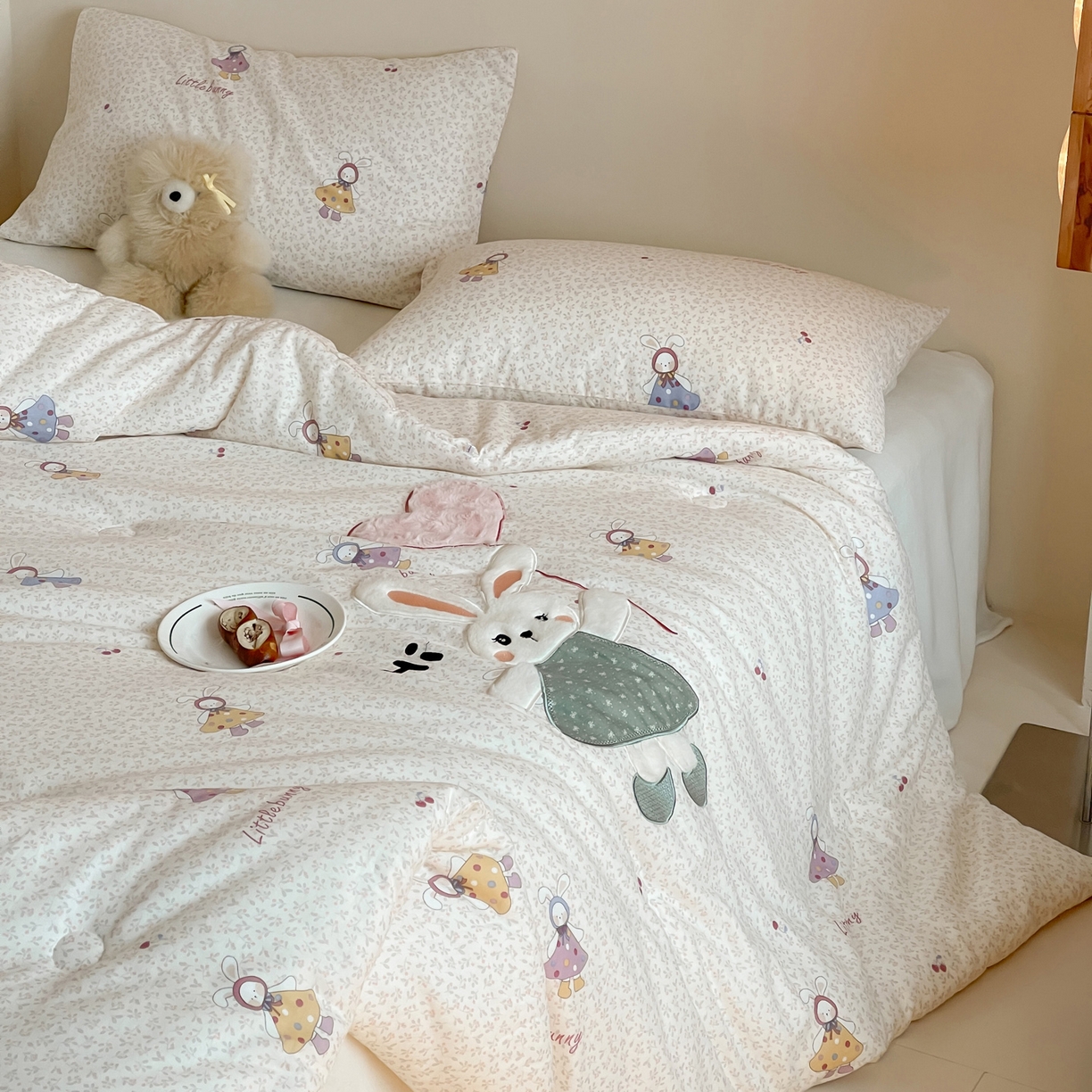 91家纺网 家纺一手货源 找家纺 （总）一加一 2025新款全棉双层纱贴布绣抗菌大豆被子被芯