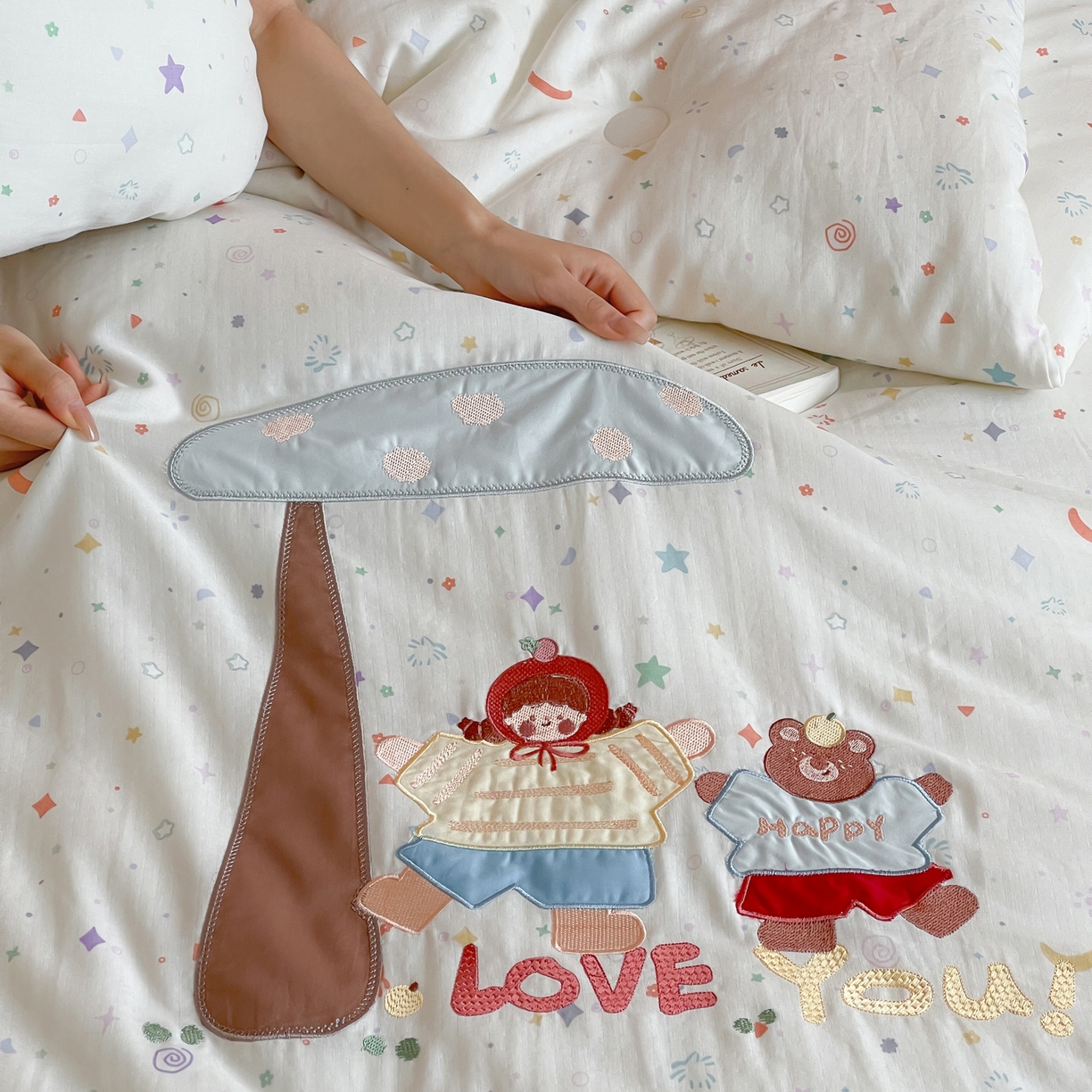 91家纺网 家纺一手货源 找家纺 一加一 2025新款全棉双层纱贴布绣抗菌大豆被子被芯 森林奇遇