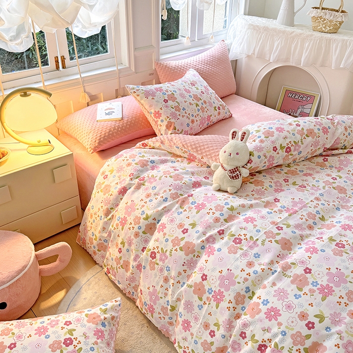 91家纺网 家纺一手货源 找家纺 （总）丫丫家纺 2025学生季全棉高克重豆豆绒三四件套加厚保暖婴儿绒牛奶绒单被套单人双人被套加大号棉加绒三四件套 