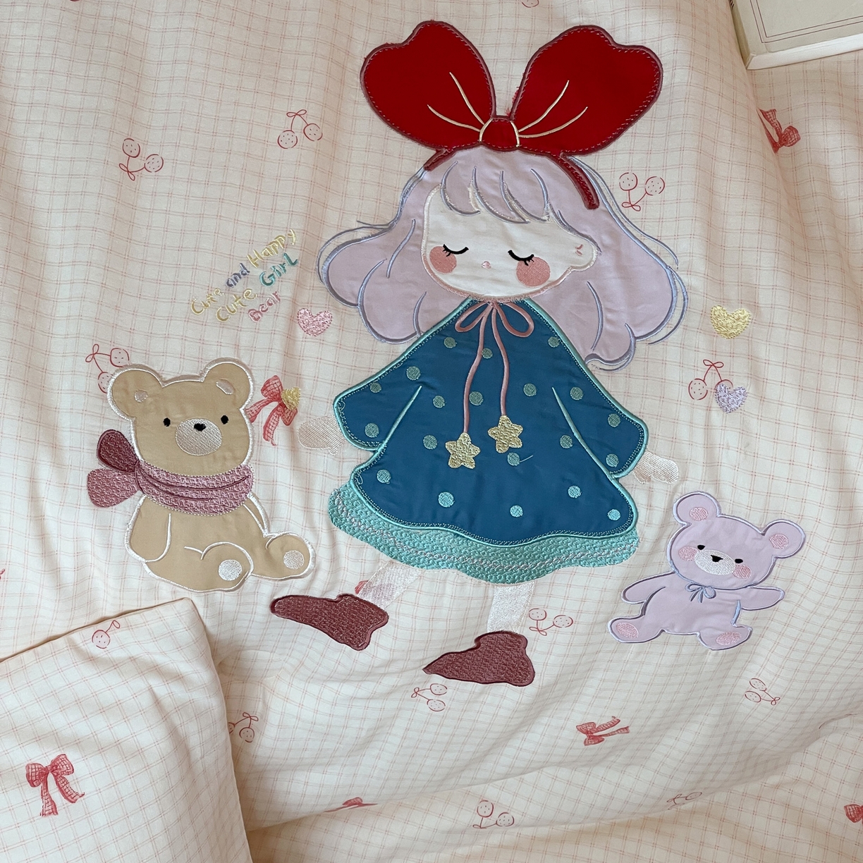 91家纺网 家纺一手货源 找家纺 一加一 2025新款全棉双层纱贴布绣抗菌大豆被子被芯 童梦守护