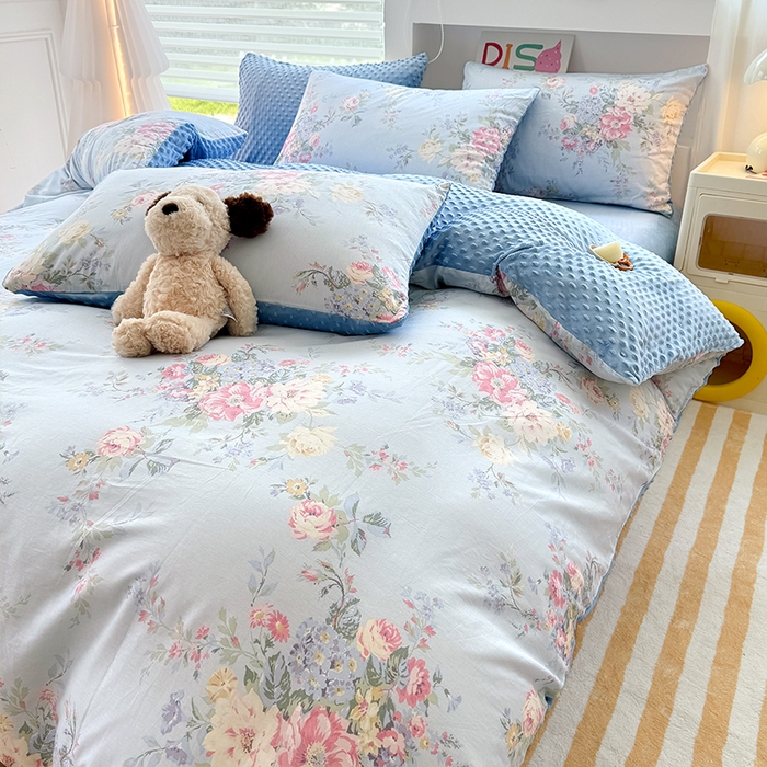 91家纺网 家纺一手货源 找家纺 丫丫家纺 2025学生季全棉高克重豆豆绒三四件套加厚保暖婴儿绒牛奶绒单被套单人双人被套加大号棉加绒三四件套  花团锦簇