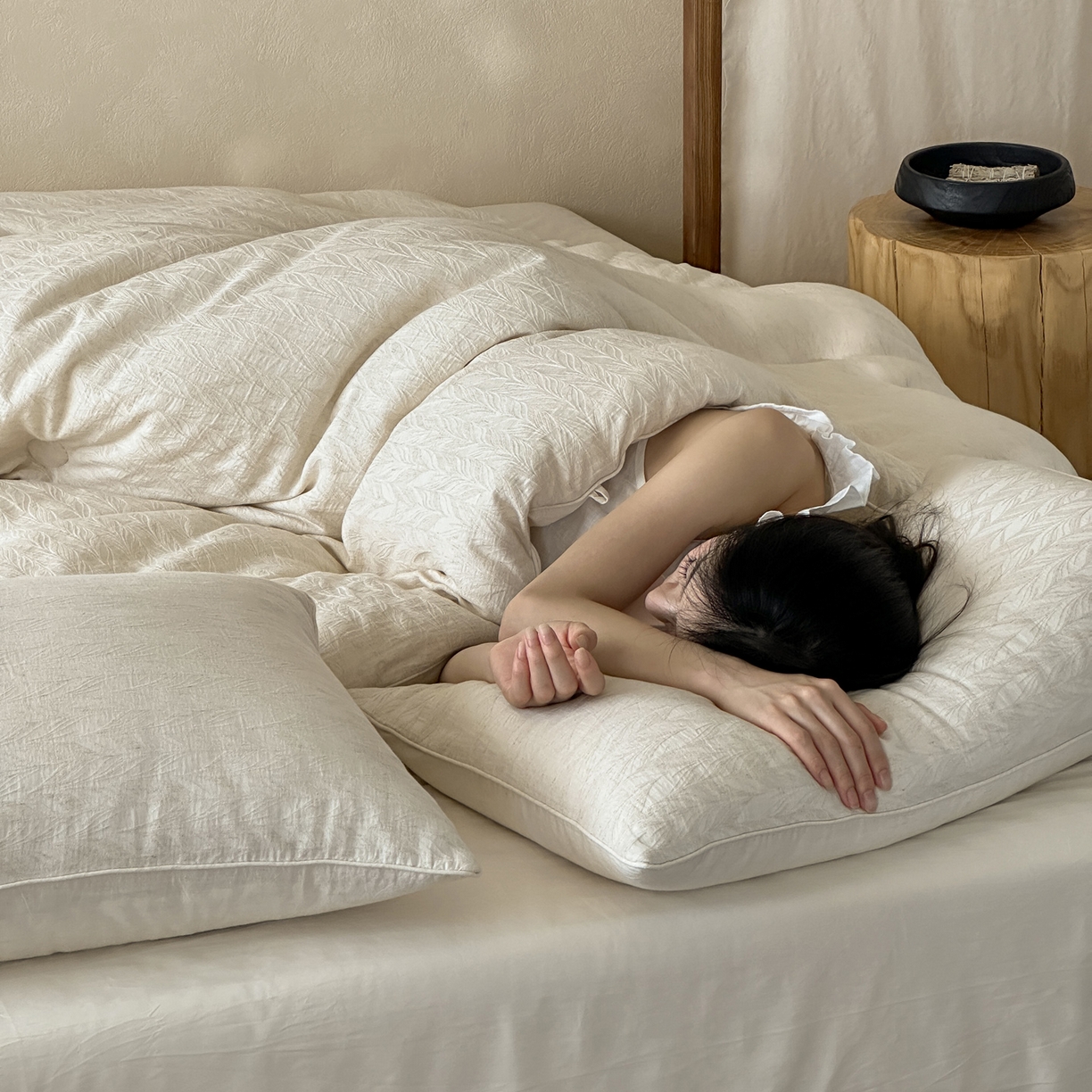 91家纺网 家纺一手货源 找家纺 一加一 2025新款轻奢棉麻大提花55%大豆抗菌被子被芯 羽梦柔衾