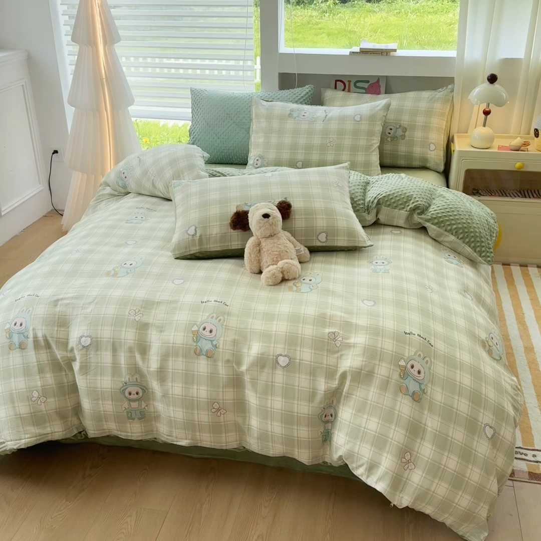 91家纺网 家纺一手货源 找家纺 丫丫家纺 2025学生季全棉高克重豆豆绒三四件套加厚保暖婴儿绒牛奶绒单被套单人双人被套加大号棉加绒三四件套  拉嘟嘟