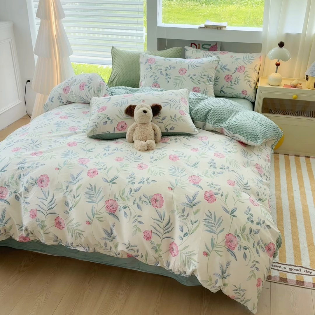 91家纺网 家纺一手货源 找家纺 丫丫家纺 2025学生季全棉高克重豆豆绒三四件套加厚保暖婴儿绒牛奶绒单被套单人双人被套加大号棉加绒三四件套  倾城之美