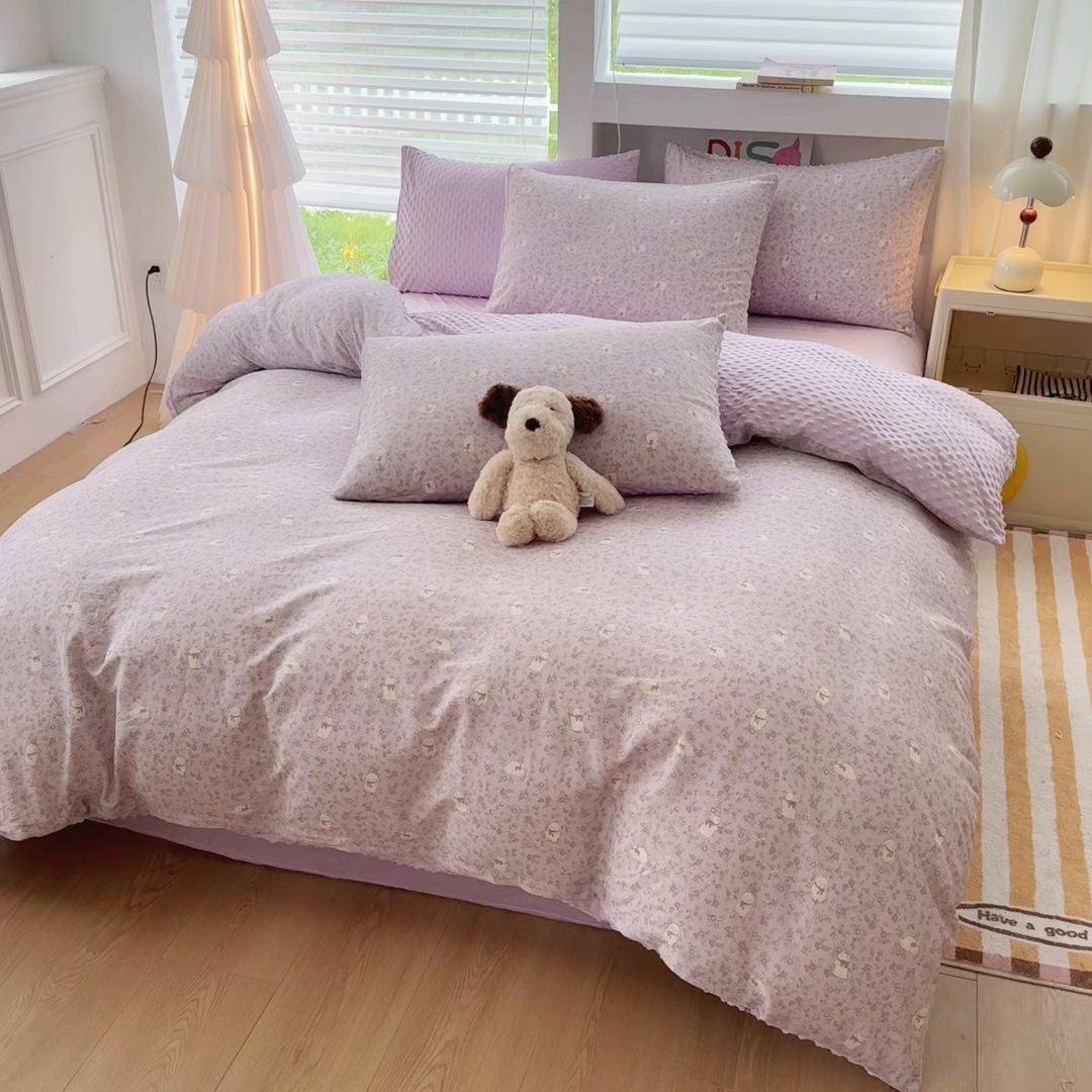 91家纺网 家纺一手货源 找家纺 丫丫家纺 2025学生季全棉高克重豆豆绒三四件套加厚保暖婴儿绒牛奶绒单被套单人双人被套加大号棉加绒三四件套  紫色兔几