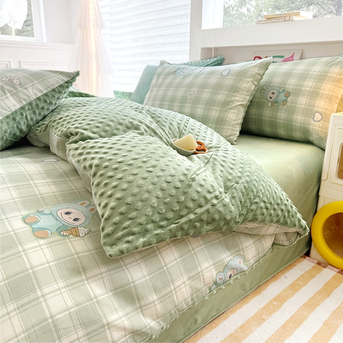 91家纺网 家纺一手货源 找家纺 丫丫家纺 2025学生季全棉高克重豆豆绒三四件套加厚保暖婴儿绒牛奶绒单被套单人双人被套加大号棉加绒三四件套  拉嘟嘟