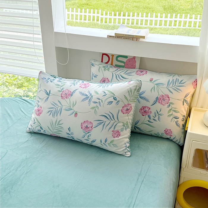 91家纺网 家纺一手货源 找家纺 丫丫家纺 2025学生季全棉高克重豆豆绒三四件套加厚保暖婴儿绒牛奶绒单被套单人双人被套加大号棉加绒三四件套  倾城之美