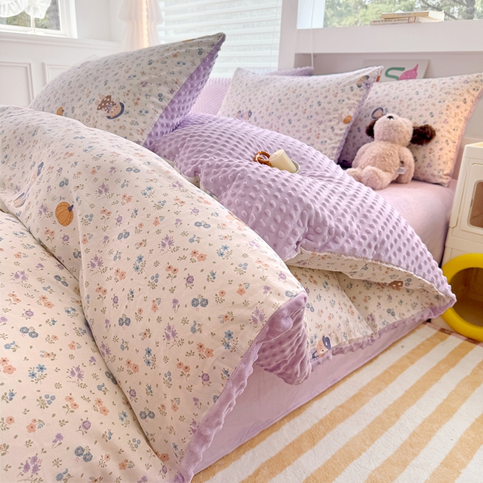 91家纺网 家纺一手货源 找家纺 丫丫家纺 2025学生季全棉高克重豆豆绒三四件套加厚保暖婴儿绒牛奶绒单被套单人双人被套加大号棉加绒三四件套  碎花熊兔