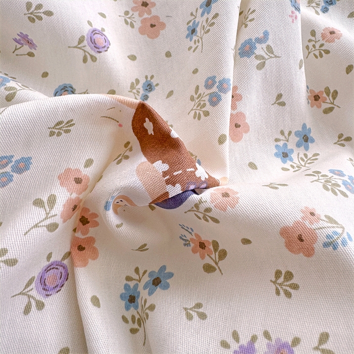 91家纺网 家纺一手货源 找家纺 丫丫家纺 2025学生季全棉高克重豆豆绒三四件套加厚保暖婴儿绒牛奶绒单被套单人双人被套加大号棉加绒三四件套  碎花熊兔