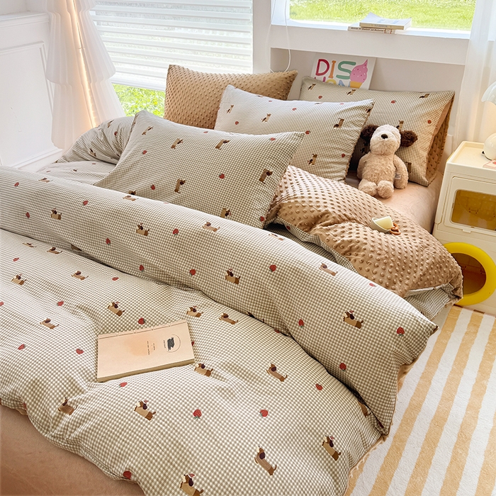 91家纺网 家纺一手货源 找家纺 丫丫家纺 2025学生季全棉高克重豆豆绒三四件套加厚保暖婴儿绒牛奶绒单被套单人双人被套加大号棉加绒三四件套  追梦腊肠