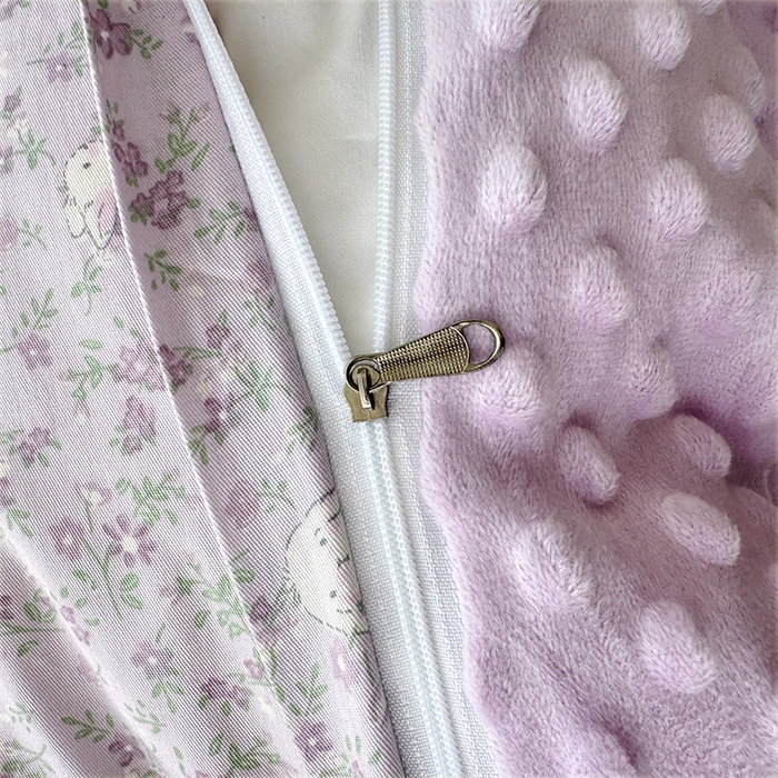 91家纺网 家纺一手货源 找家纺 丫丫家纺 2025学生季全棉高克重豆豆绒三四件套加厚保暖婴儿绒牛奶绒单被套单人双人被套加大号棉加绒三四件套  紫色兔几