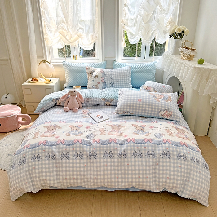 91家纺网 家纺一手货源 找家纺 丫丫家纺 2025学生季全棉高克重豆豆绒三四件套加厚保暖婴儿绒牛奶绒单被套单人双人被套加大号棉加绒三四件套  兔兔茶话会