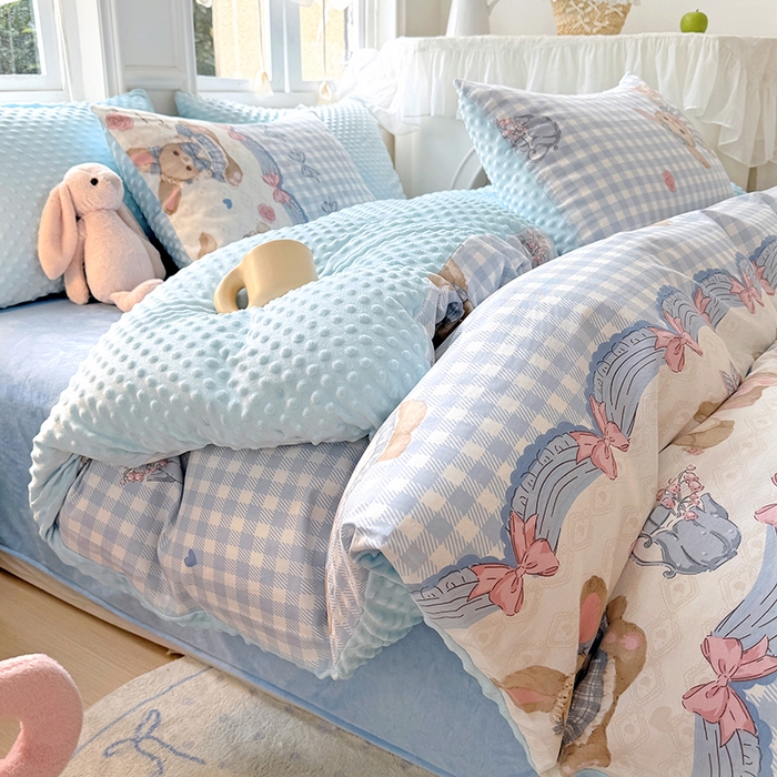 91家纺网 家纺一手货源 找家纺 丫丫家纺 2025学生季全棉高克重豆豆绒三四件套加厚保暖婴儿绒牛奶绒单被套单人双人被套加大号棉加绒三四件套  兔兔茶话会