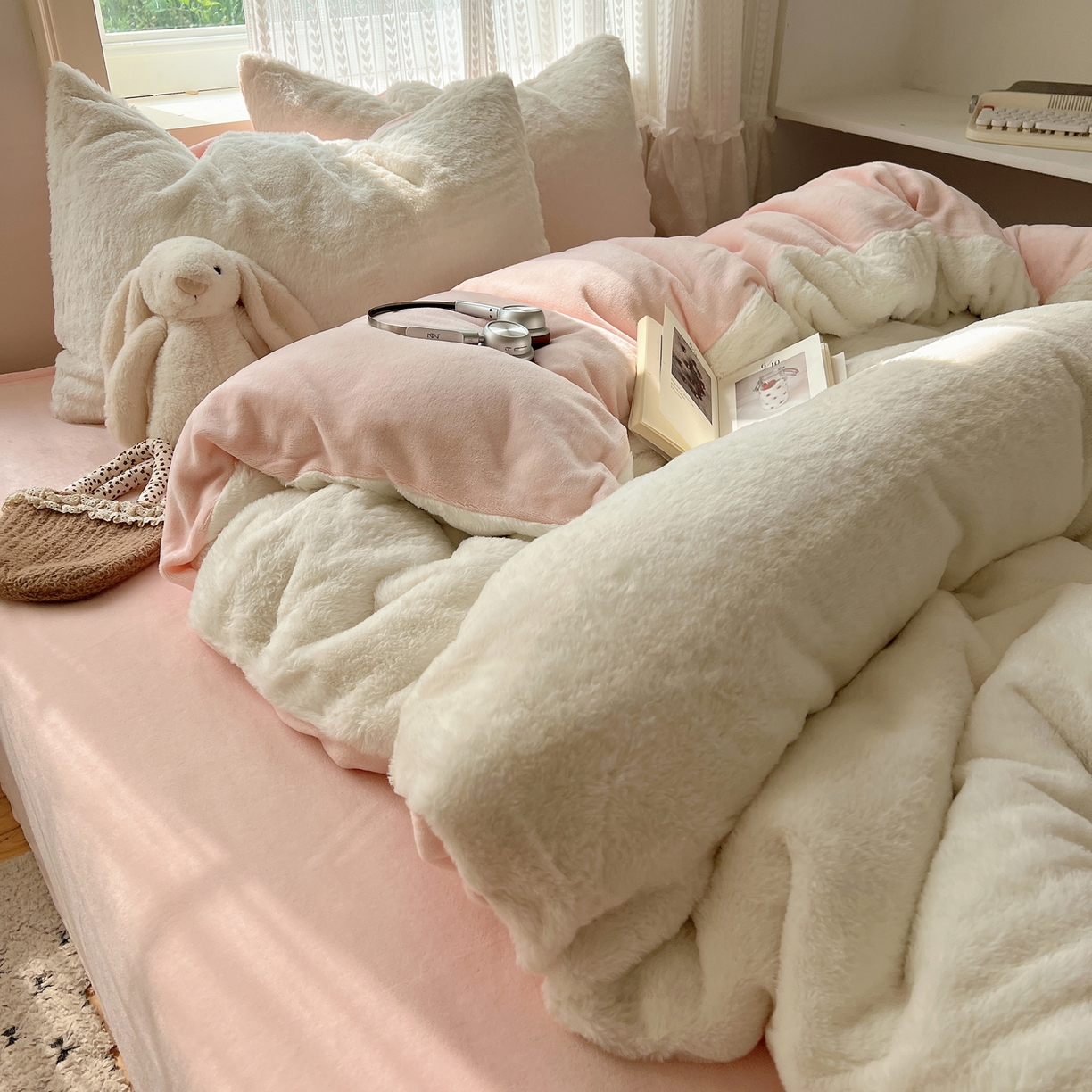 91家纺网 家纺一手货源 找家纺 （总）金爱家 2025新款全消光牛奶绒A类纯色獭兔毛绒立体四件套