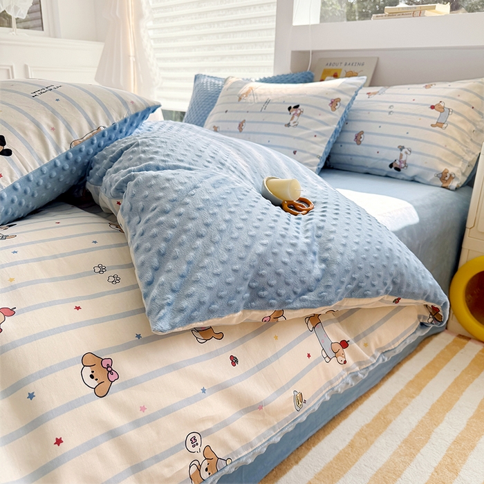 91家纺网 家纺一手货源 找家纺 丫丫家纺 2025学生季全棉高克重豆豆绒三四件套加厚保暖婴儿绒牛奶绒单被套单人双人被套加大号棉加绒三四件套   糖纸童年