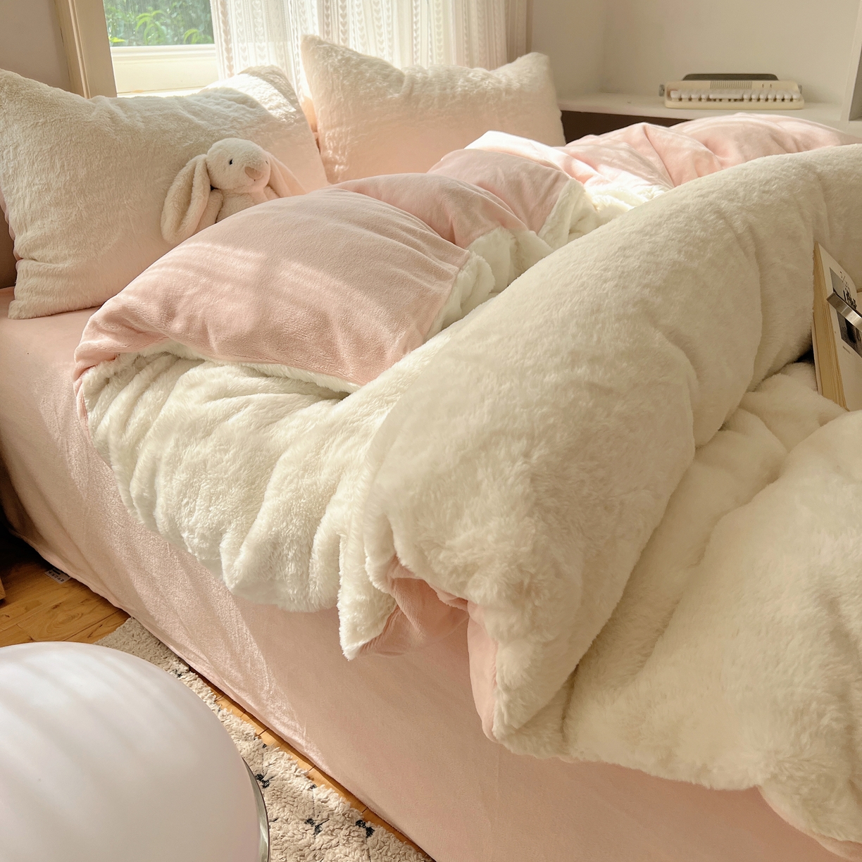 91家纺网 家纺一手货源 找家纺 （总）金爱家 2025新款全消光牛奶绒A类纯色獭兔毛绒立体四件套