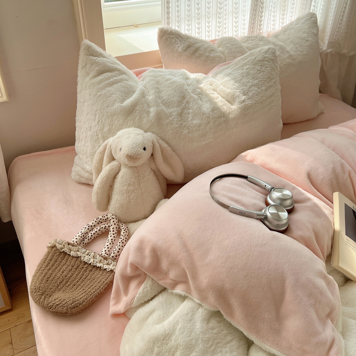 91家纺网 家纺一手货源 找家纺 （总）金爱家 2025新款全消光牛奶绒A类纯色獭兔毛绒立体四件套