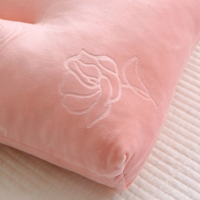 91家纺网 家纺一手货源 找家纺 万聚凯枕芯 2025新款玫瑰绒定型枕头枕芯 粉色