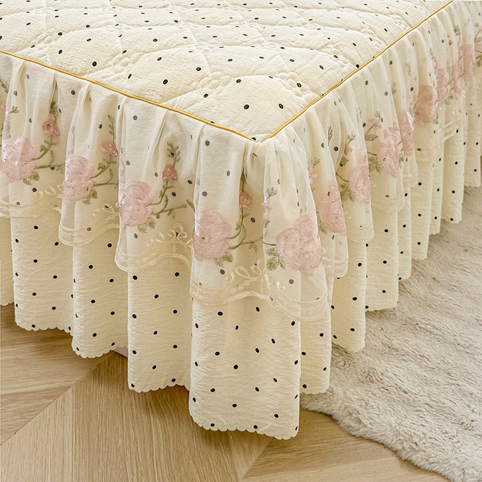 91家纺网 家纺一手货源 找家纺 艾裙海 2025秋冬新款木棉皱皱双层纱夹棉床裙系列四件套 黑色波点