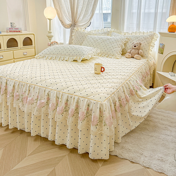 91家纺网 家纺一手货源 找家纺 艾裙海 2025秋冬新款木棉皱皱双层纱夹棉床裙系列四件套 黑色波点