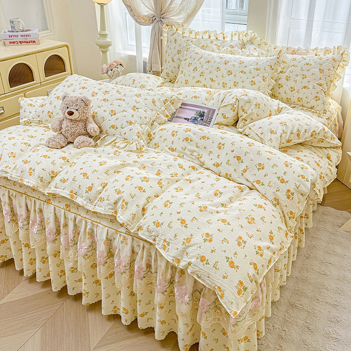 91家纺网 家纺一手货源 找家纺 艾裙海 2025秋冬新款木棉皱皱双层纱夹棉床裙系列四件套 盛夏光年