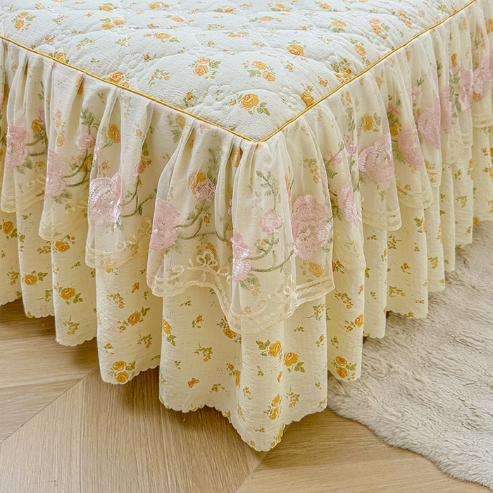 91家纺网 家纺一手货源 找家纺 艾裙海 2025秋冬新款木棉皱皱双层纱夹棉床裙系列四件套 盛夏光年