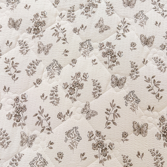 91家纺网 家纺一手货源 找家纺 艾裙海 2025秋冬新款木棉皱皱双层纱夹棉床裙系列四件套 素碟吟