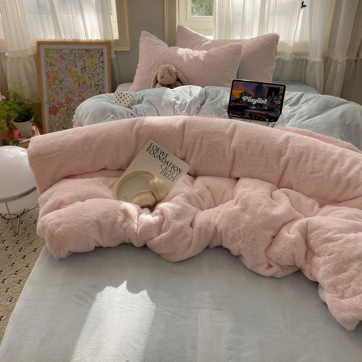 91家纺网 家纺一手货源 找家纺 金爱家 2025新款全消光牛奶绒A类纯色獭兔毛绒立体四件套 混搭-粉蓝