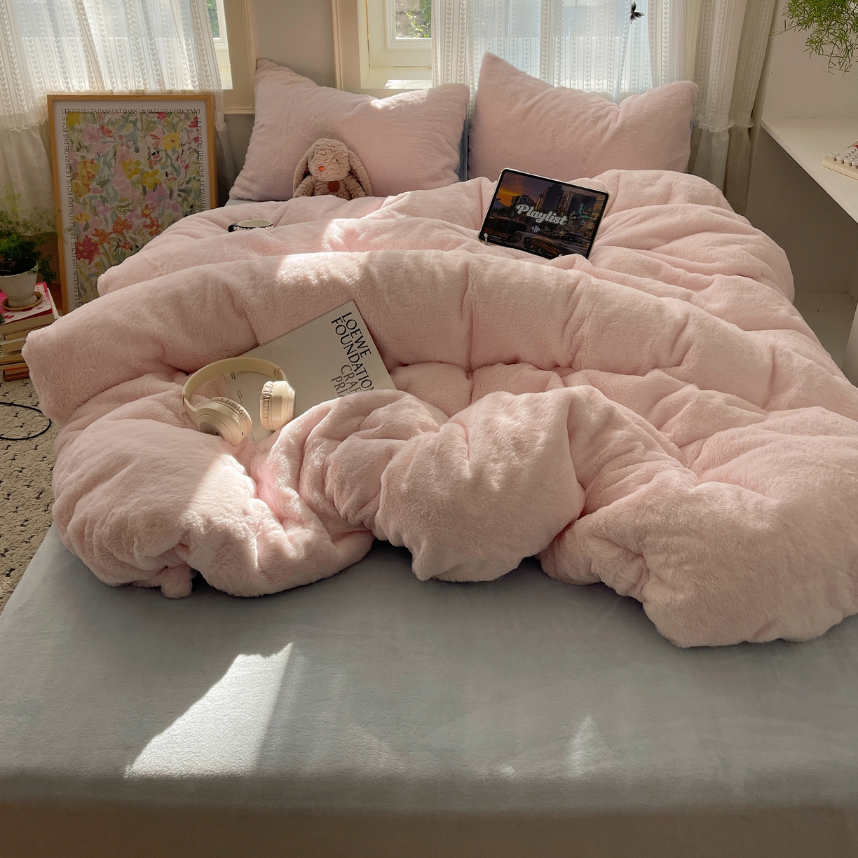 91家纺网 家纺一手货源 找家纺 金爱家 2025新款全消光牛奶绒A类纯色獭兔毛绒立体四件套 混搭-粉蓝