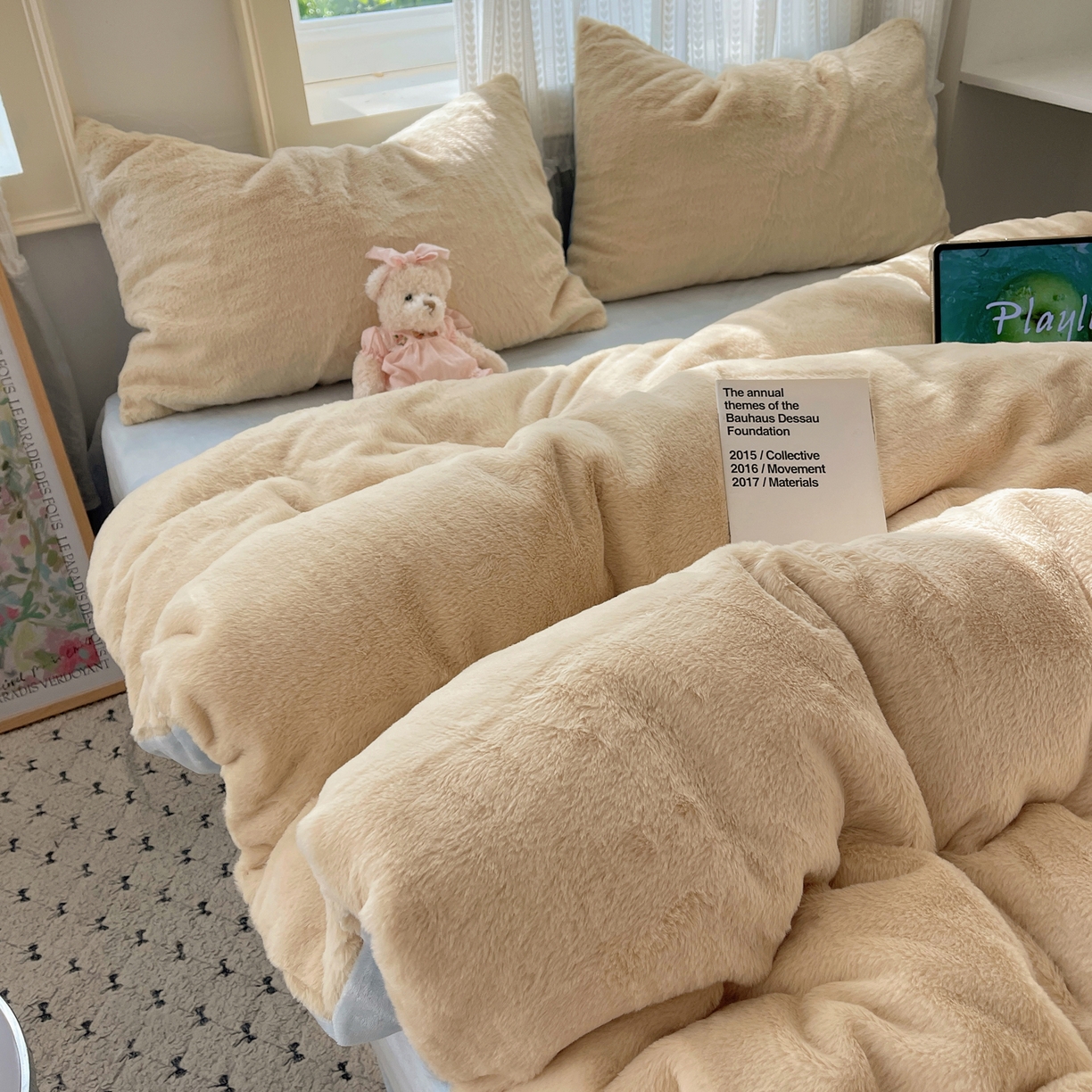 91家纺网 家纺一手货源 找家纺 金爱家 2025新款全消光牛奶绒A类纯色獭兔毛绒立体四件套 混搭-黄蓝