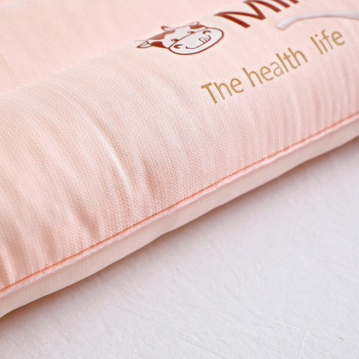 91家纺网 家纺一手货源 找家纺 万聚凯枕芯 2025新款Milk牛奶蛋白定型枕枕头枕芯 粉色