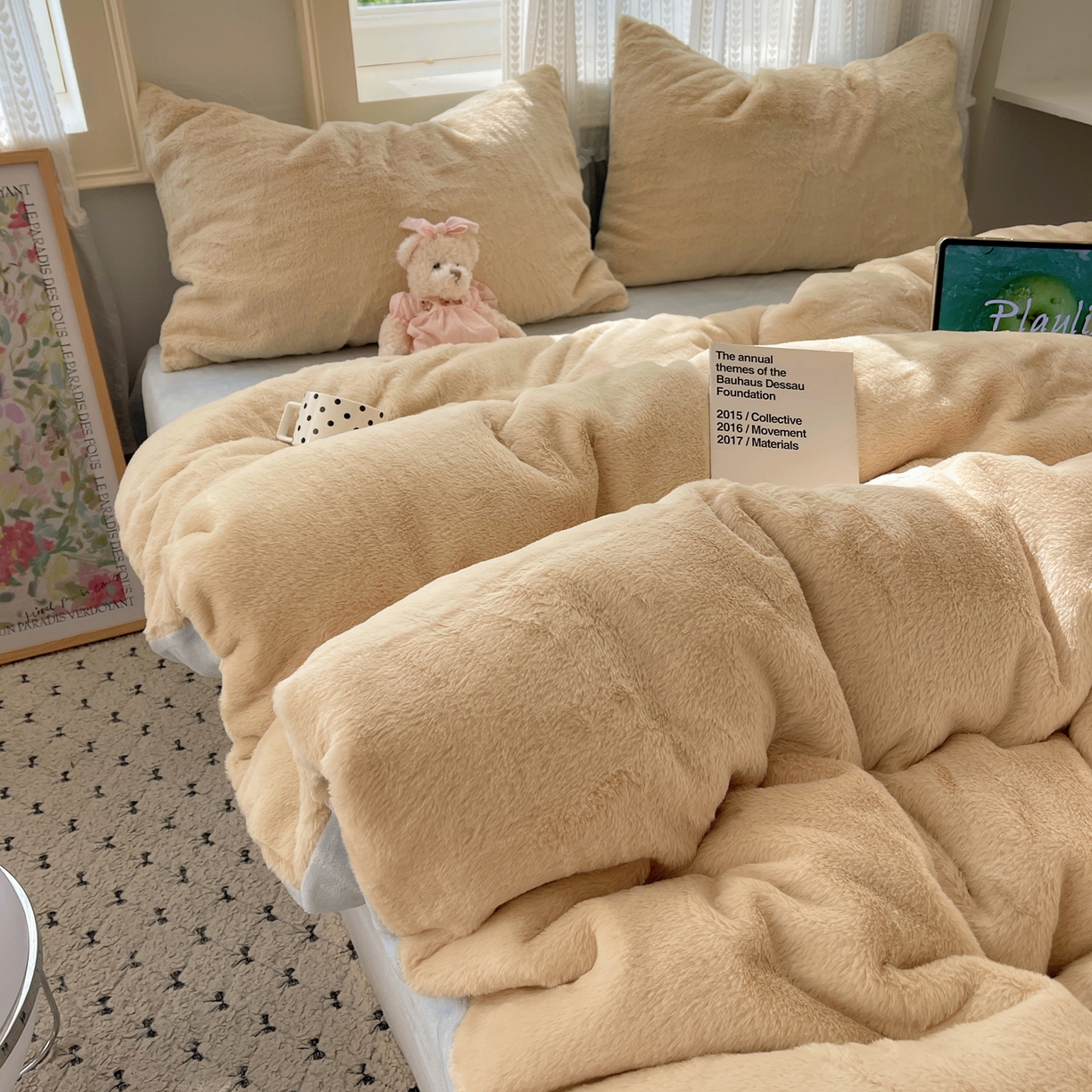 91家纺网 家纺一手货源 找家纺 金爱家 2025新款全消光牛奶绒A类纯色獭兔毛绒立体四件套 混搭-黄蓝