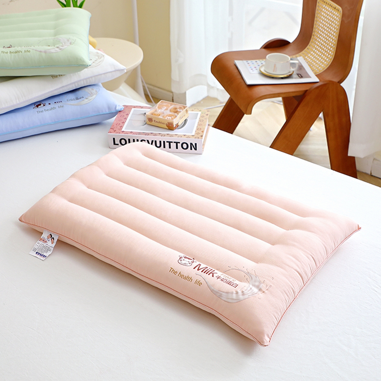 91家纺网 家纺一手货源 找家纺 万聚凯枕芯 2025新款Milk牛奶蛋白定型枕枕头枕芯 粉色