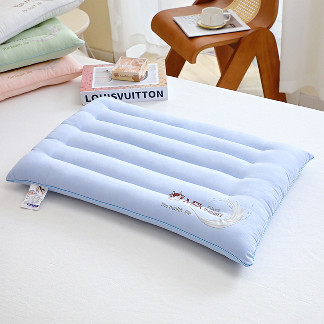 91家纺网 家纺一手货源 找家纺 万聚凯枕芯 2025新款Milk牛奶蛋白定型枕枕头枕芯 蓝色