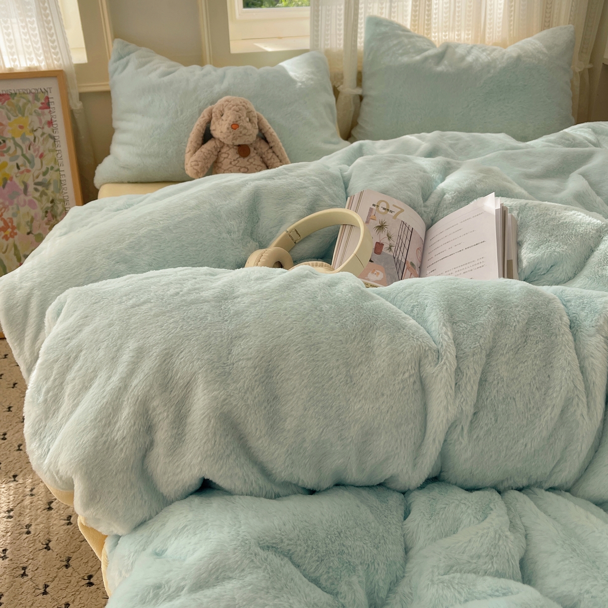 91家纺网 家纺一手货源 找家纺 金爱家 2025新款全消光牛奶绒A类纯色獭兔毛绒立体四件套 混搭-蓝黄