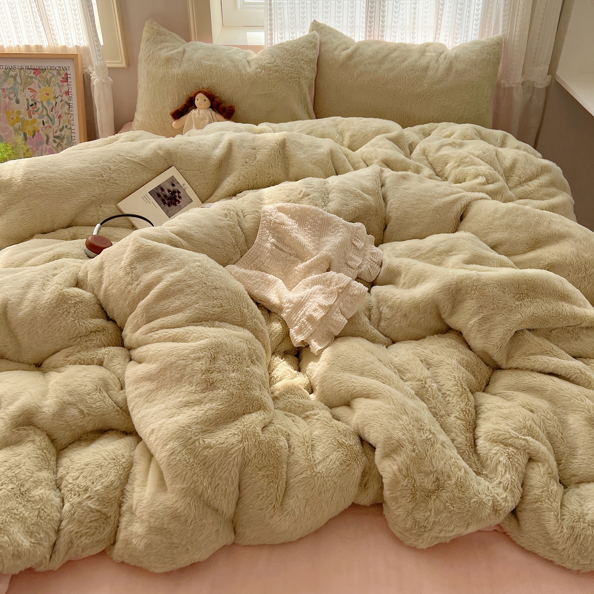 91家纺网 家纺一手货源 找家纺 金爱家 2025新款全消光牛奶绒A类纯色獭兔毛绒立体四件套 混搭-绿粉