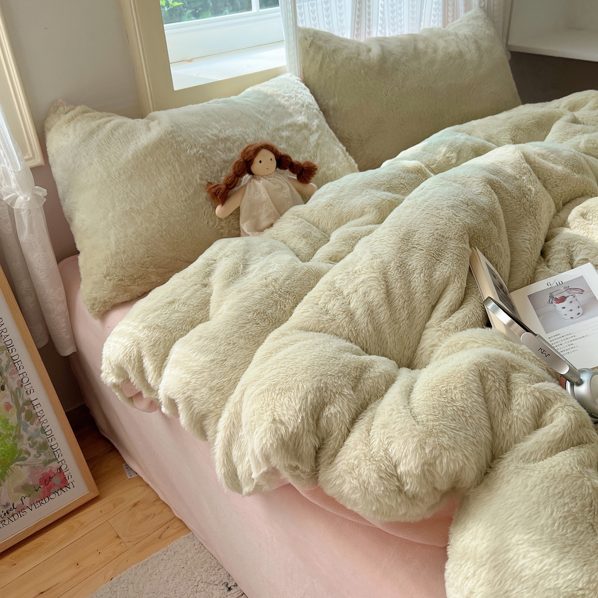 91家纺网 家纺一手货源 找家纺 金爱家 2025新款全消光牛奶绒A类纯色獭兔毛绒立体四件套 混搭-绿粉