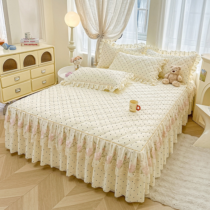 91家纺网 家纺一手货源 找家纺 艾裙海 2025秋冬新款木棉皱皱双层纱夹棉床裙系列单品床裙 黑色波点