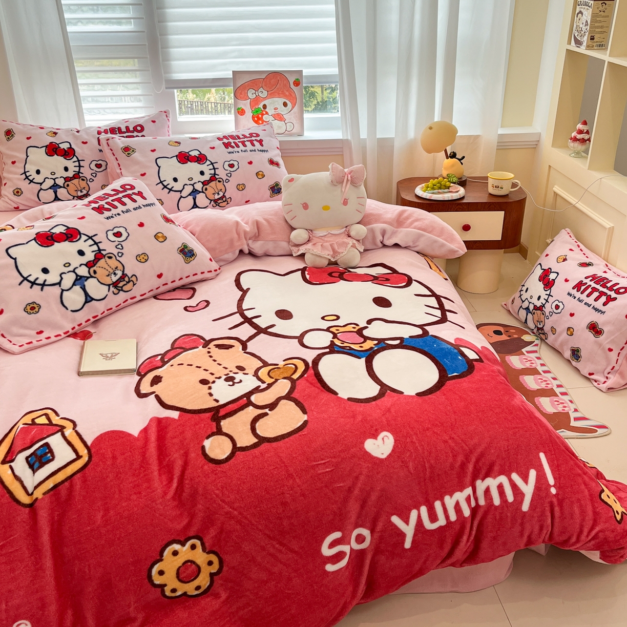 91家纺网 家纺一手货源 找家纺 （总）金爱家 2025新品大版卡通平网数码印花加厚高克重牛奶绒皮卡丘系列四件套