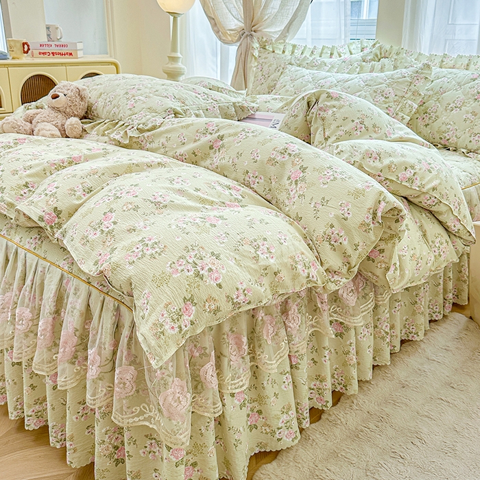 91家纺网 家纺一手货源 找家纺 艾裙海 2025秋冬新款木棉皱皱双层纱夹棉床裙系列单品床裙 兰桂芳绿