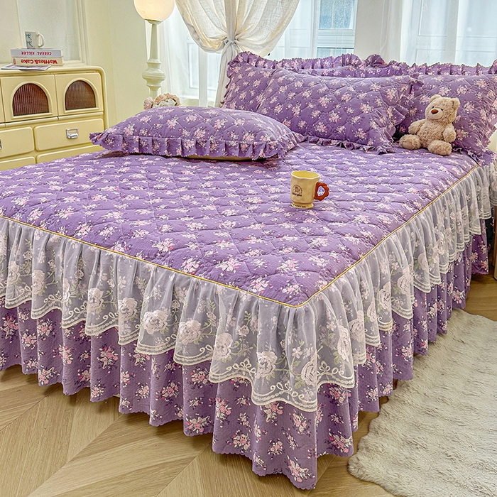 91家纺网 家纺一手货源 找家纺 艾裙海 2025秋冬新款木棉皱皱双层纱夹棉床裙系列单品床裙 紫藤花语