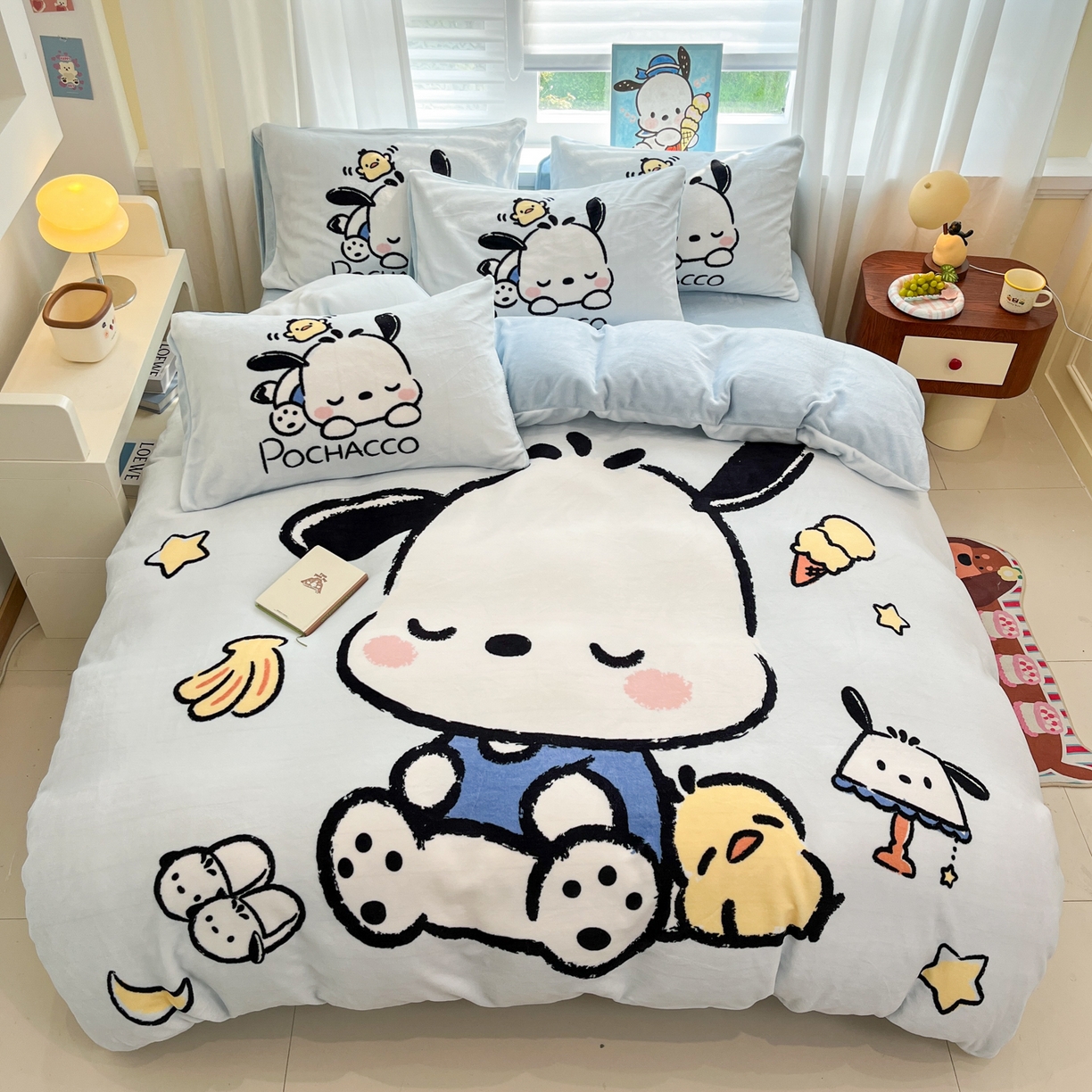 91家纺网 家纺一手货源 找家纺 （总）金爱家 2025新品大版卡通平网数码印花加厚高克重牛奶绒皮卡丘系列四件套