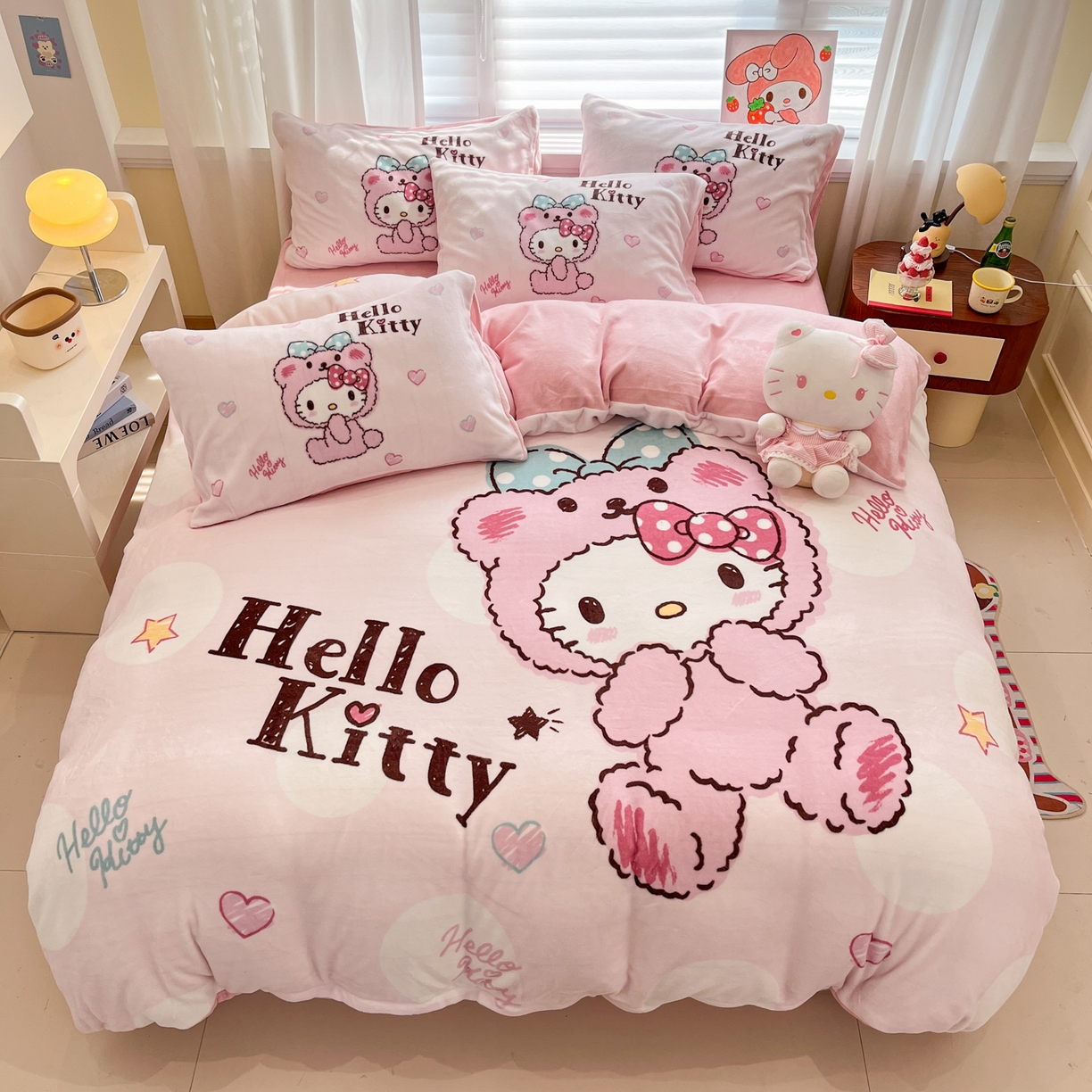 91家纺网 家纺一手货源 找家纺 （总）金爱家 2025新品大版卡通平网数码印花加厚高克重牛奶绒皮卡丘系列四件套