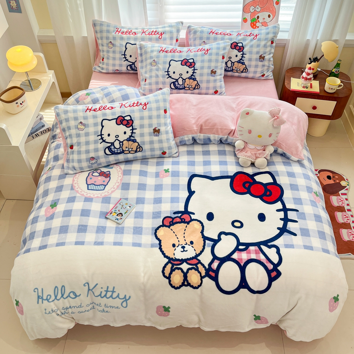 91家纺网 家纺一手货源 找家纺 （总）金爱家 2025新品大版卡通平网数码印花加厚高克重牛奶绒皮卡丘系列四件套