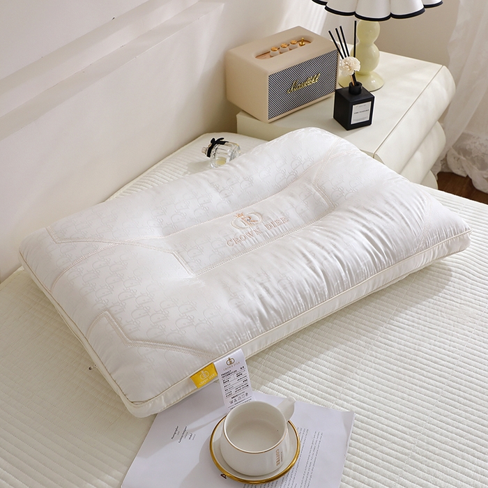 万聚凯枕芯 2025新款皇冠提花定型枕头枕芯 白色