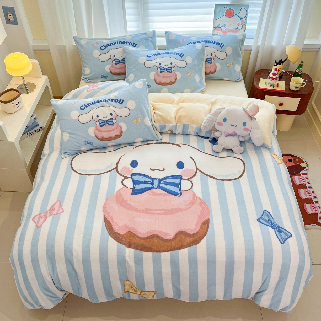 91家纺网 家纺一手货源 找家纺 （总）金爱家 2025新品大版卡通平网数码印花加厚高克重牛奶绒皮卡丘系列四件套