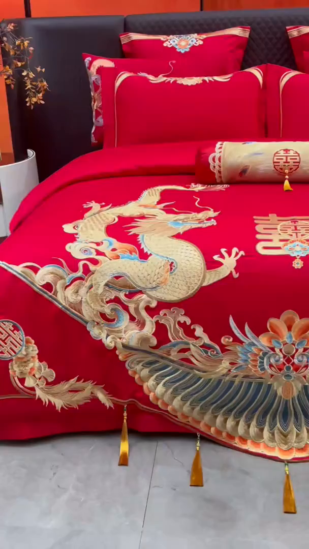 91家纺网 家纺一手货源 找家纺 红番天家居馆 （控价）2025新款纯棉新中式刺绣婚庆四件套（每款供货价的基础上一切活动券后+100） 欢龙喜凤-金